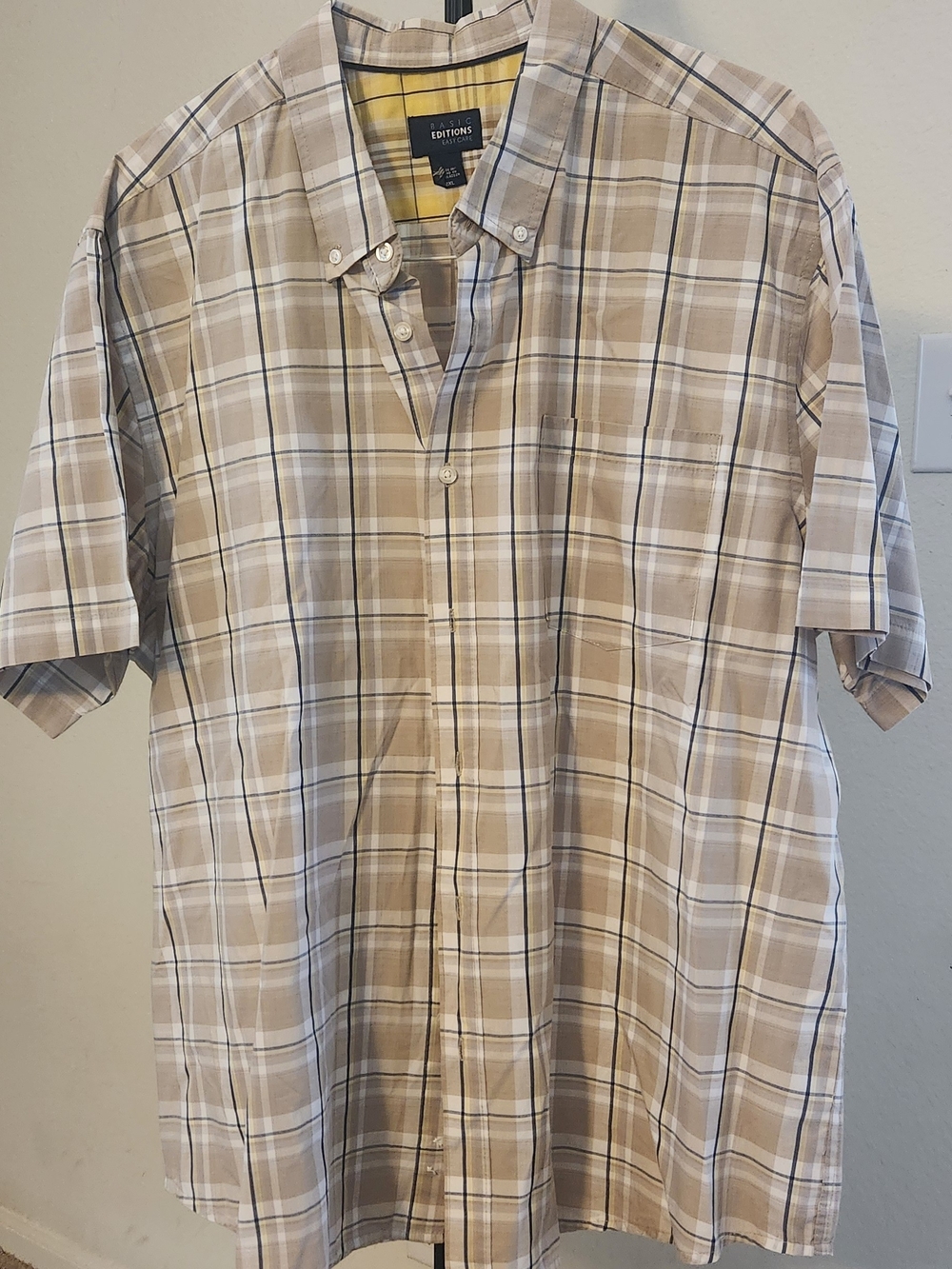 Basic Editions Beige Plaid Short-Sleeve Button-Down Shirt